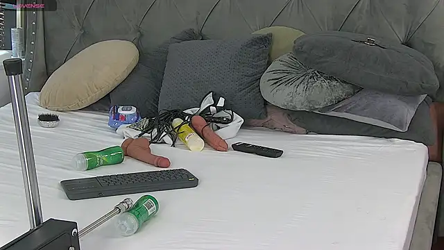 Snapshot of LolaButtie chatting on 09.13.25 LolaButtie online show from 09.13.25