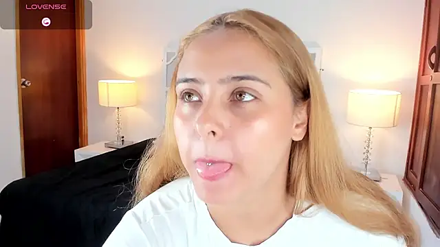 MikaelaStone online show from 10.11.25