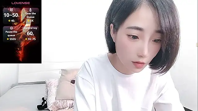 Snapshot of YIWA-2000 chatting on 05.18.26 YIWA-2000 online show from 05.18.26