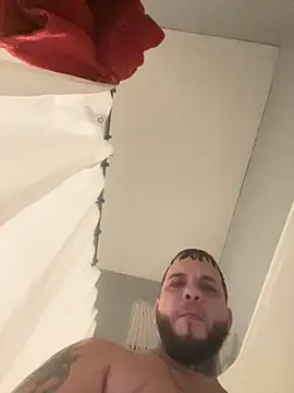 Snapshot of LuisBellaco chatting on 09.23.25 LuisBellaco online show from 09.23.25