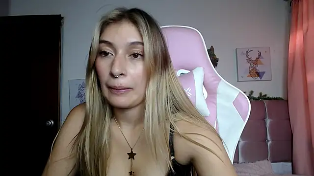 SophiaaLee online show from 03.04.26