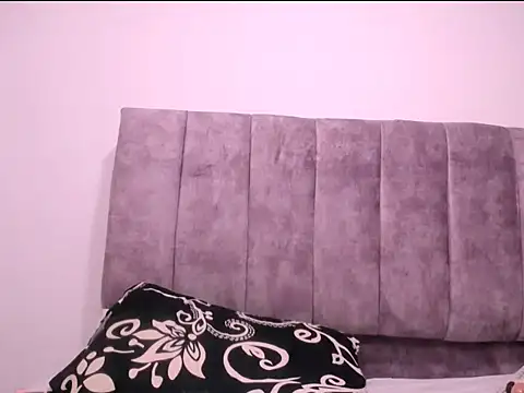 Luciana hardmand online show from 10.15.25