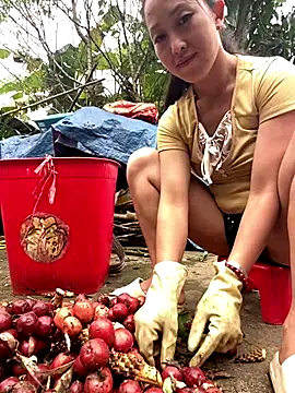 Huong-Ly online show from 10.03.25