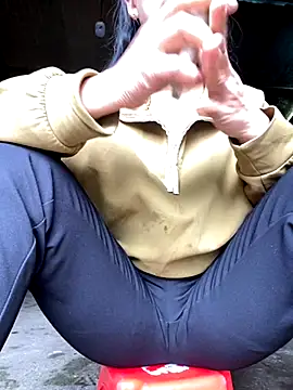 Huong-Ly online show from 10.21.25