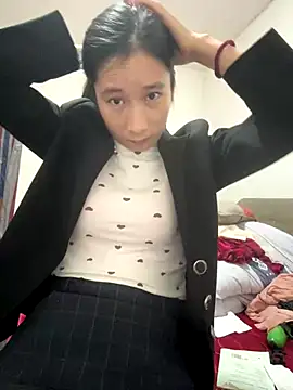 crhong666 online show from 11.04.25