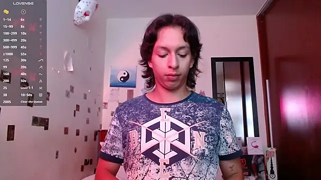 DannyPhantom555 online show from 10.25.25