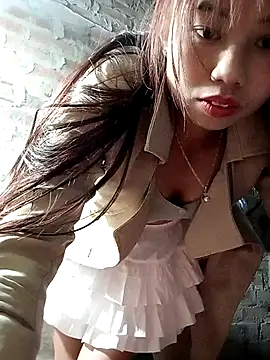 Dung-Thao19 online show from 11.25.25