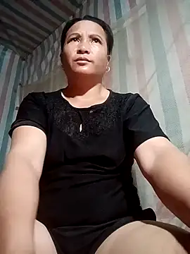 Snapshot of Love-Mama33 chatting on 10.31.25 Love-Mama33 online show from 10.31.25