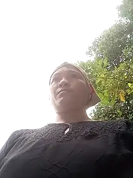 Snapshot of Love-Mama33 chatting on 11.13.25 Love-Mama33 online show from 11.13.25