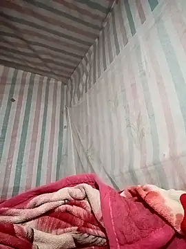 Snapshot of Love-Mama33 chatting on 11.26.25 Love-Mama33 online show from 11.26.25