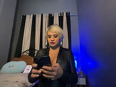 Snapshot of 12inchhugecock chatting on 03.25.26 12inchhugecock online show from 03.25.26