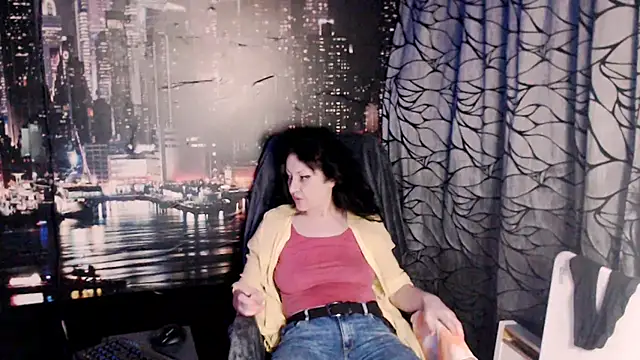 Snapshot of AMOURSWEET2025 chatting on 02.04.26 AMOURSWEET2025 online show from 02.04.26