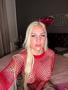 CoraDiamond online show from 12.04.25