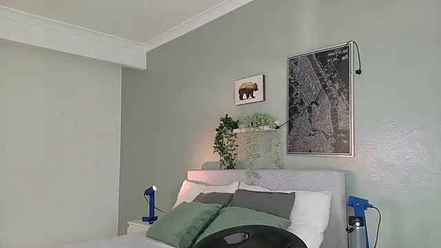 Nickifox   online show from 10.11.25