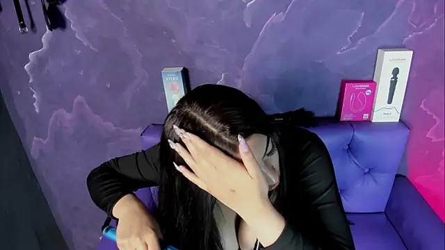 Lili milk20 online show from 10.18.25