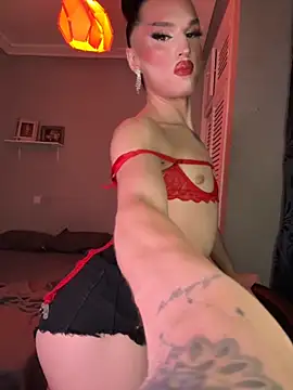 Snapshot of lacattiva chatting on 09.15.25 lacattiva online show from 09.15.25