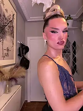 Snapshot of lacattiva chatting on 10.01.25 lacattiva online show from 10.01.25