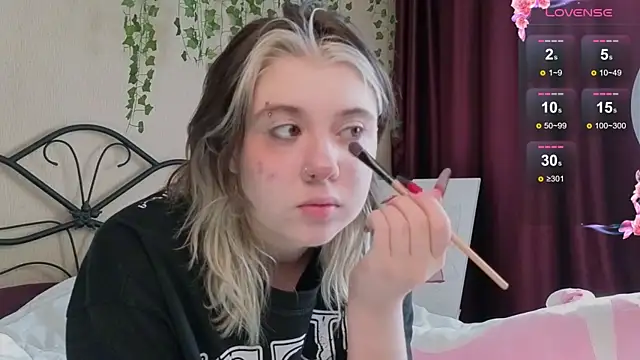 IrisSoCute online show from 09.10.25