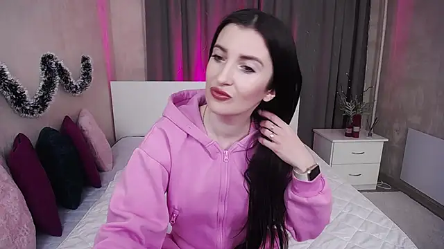 Snapshot of EvelinCuper chatting on 01.18.26 EvelinCuper online show from 01.18.26