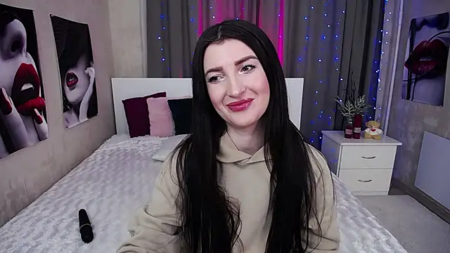 Snapshot of EvelinCuper chatting on 02.23.26 EvelinCuper online show from 02.23.26