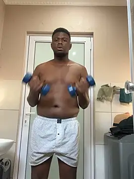 Snapshot of Dynamite_cums_in_size_2 chatting on 11.28.25 Dynamite cums in size 2 online show from 11.28.25