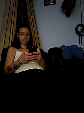 Snapshot of BananaInKiwi chatting on 10.25.25 BananaInKiwi online show from 10.25.25