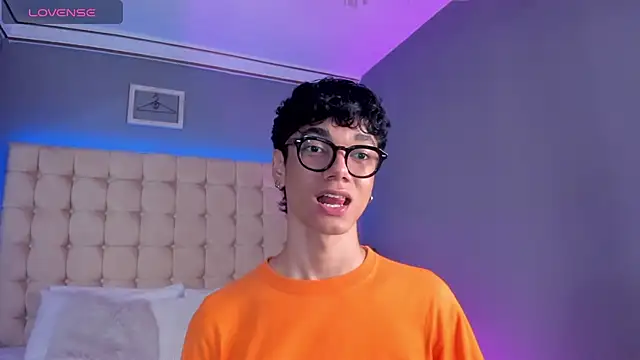 Phillicious   online show from 09.16.25