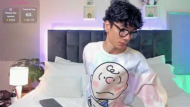 Phillicious   online show from 10.04.25