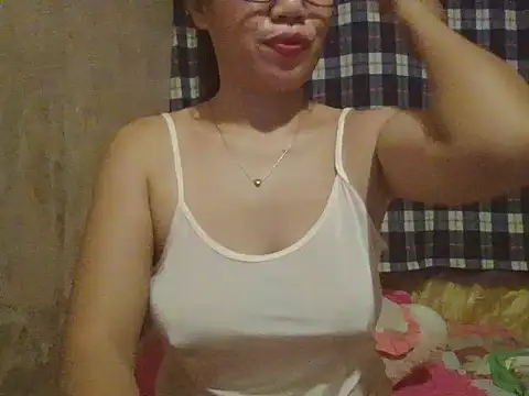 Snapshot of sexymorenal18 chatting on 04.15.26 sexymorenal18 online show from 04.15.26