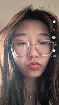 Snapshot of sisi-maiden chatting on 02.27.26 sisi-maiden online show from 02.27.26