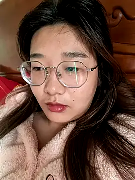 Snapshot of sisi-maiden chatting on 03.16.26 sisi-maiden online show from 03.16.26
