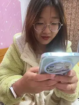 Snapshot of sisi-maiden chatting on 03.19.26 sisi-maiden online show from 03.19.26