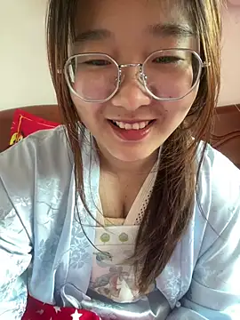 Snapshot of sisi-maiden chatting on 03.21.26 sisi-maiden online show from 03.21.26