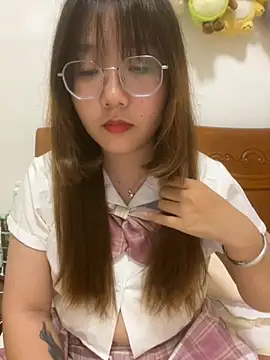 Snapshot of sisi-maiden chatting on 06.24.26 sisi-maiden online show from 06.24.26