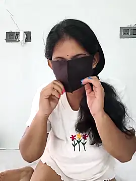 Snapshot of Your-Vedika chatting on 09.18.25 Your-Vedika online show from 09.18.25