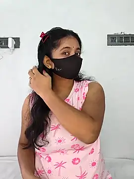 Snapshot of Your-Vedika chatting on 10.08.25 Your-Vedika online show from 10.08.25