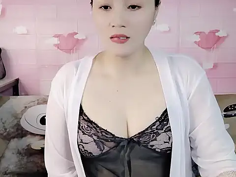 Snapshot of Miu_9117 chatting on 09.10.25 Miu 9117 online show from 09.10.25