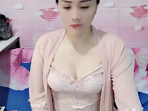 Snapshot of Miu_9117 chatting on 09.17.25 Miu 9117 online show from 09.17.25