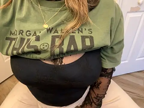 MissElizabethXoXo online show from 11.16.25