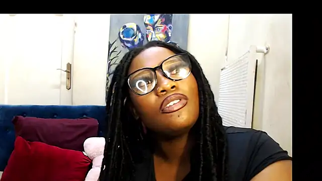 Snapshot of CurvyCocoxxx chatting on 04.28.26 CurvyCocoxxx online show from 04.28.26
