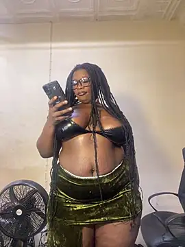Snapshot of CurvyCocoxxx chatting on 05.20.26 CurvyCocoxxx online show from 05.20.26