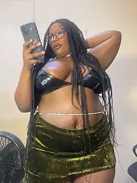 Snapshot of CurvyCocoxxx chatting on 05.20.26 CurvyCocoxxx online show from 05.20.26