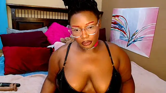 Snapshot of CurvyCocoxxx chatting on 05.28.26 CurvyCocoxxx online show from 05.28.26