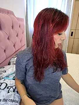 Snapshot of sarah_lark_ chatting on 10.19.25 sarah lark online show from 10.19.25