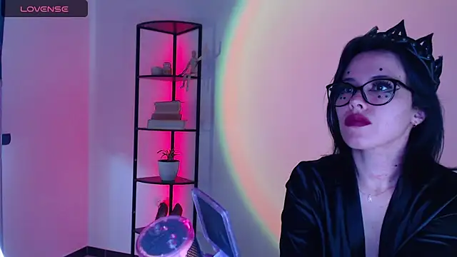 girldom online show from 09.09.25