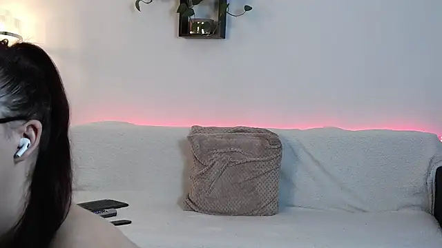 ScarletNoiree online show from 11.19.25