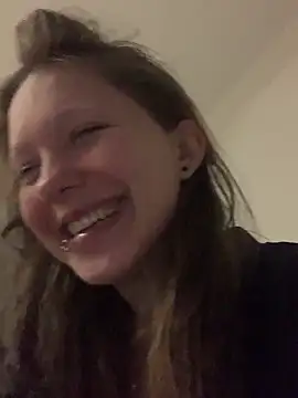 Snapshot of VesnaCrystal chatting on 12.14.25 VesnaCrystal online show from 12.14.25