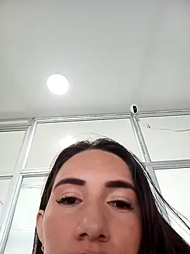 xxx Alice  online show from 10.13.25