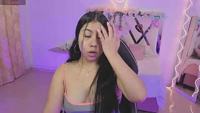 ZURY TAY online show from 10.13.25