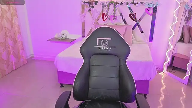 ZURY TAY online show from 10.28.25